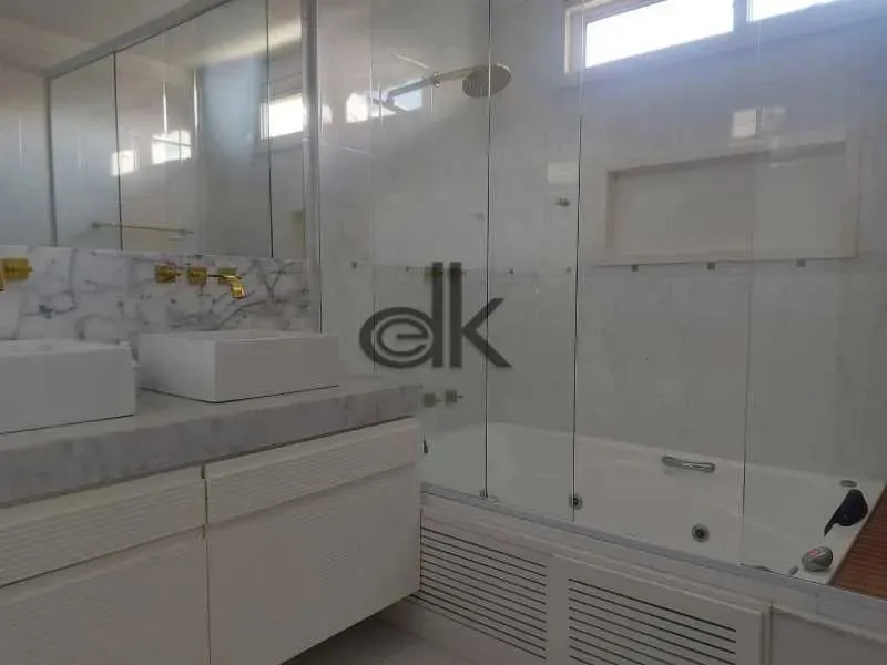 Apartamento mobiliado com cozinha integrada e 385 m² — photo 9