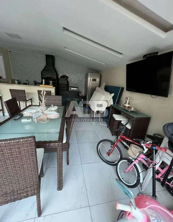 Furnished triplex house with 260 m² and private BBQ area — photo 15