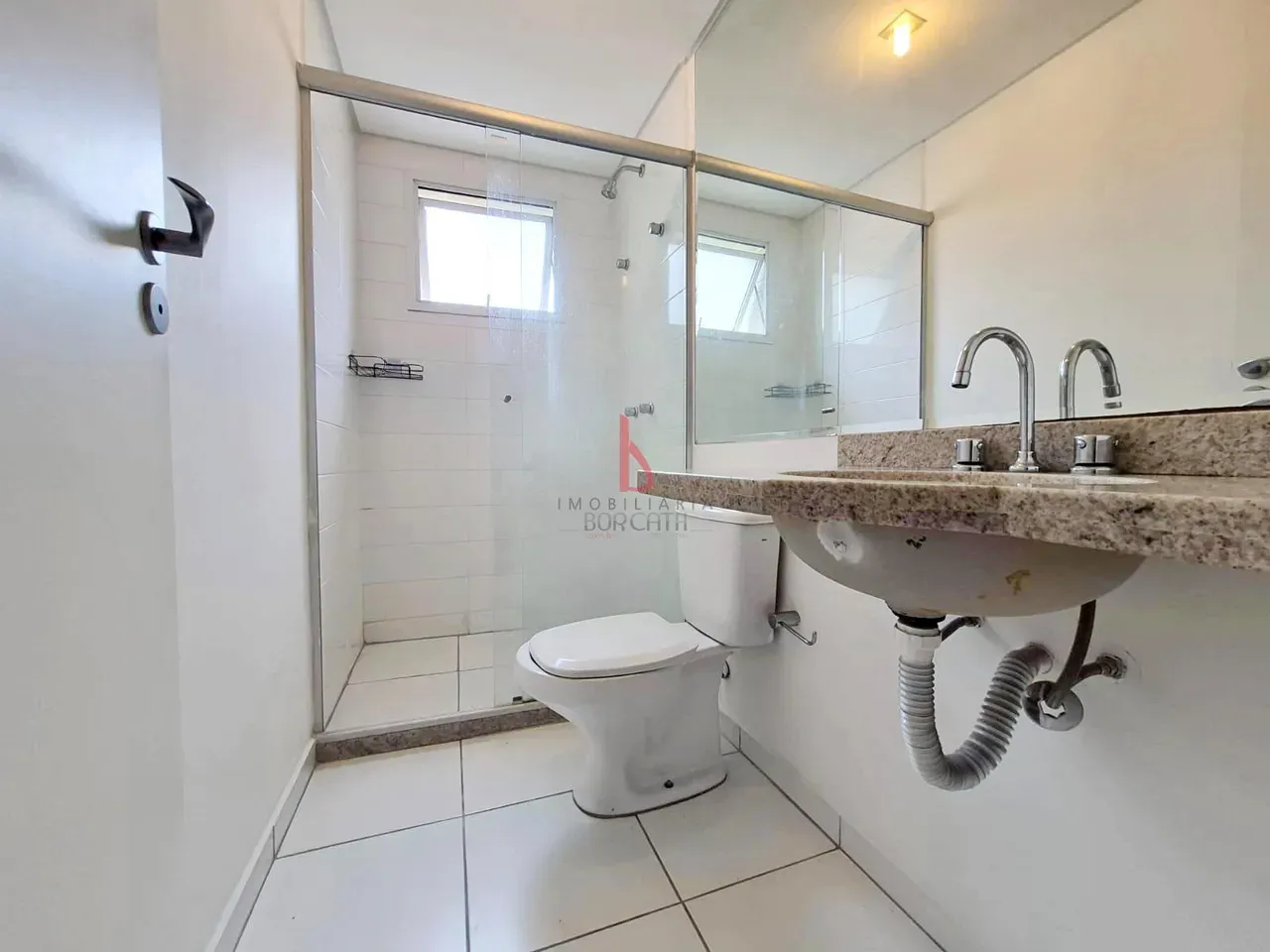 One-bedroom apartment in a building with a sauna — photo 44