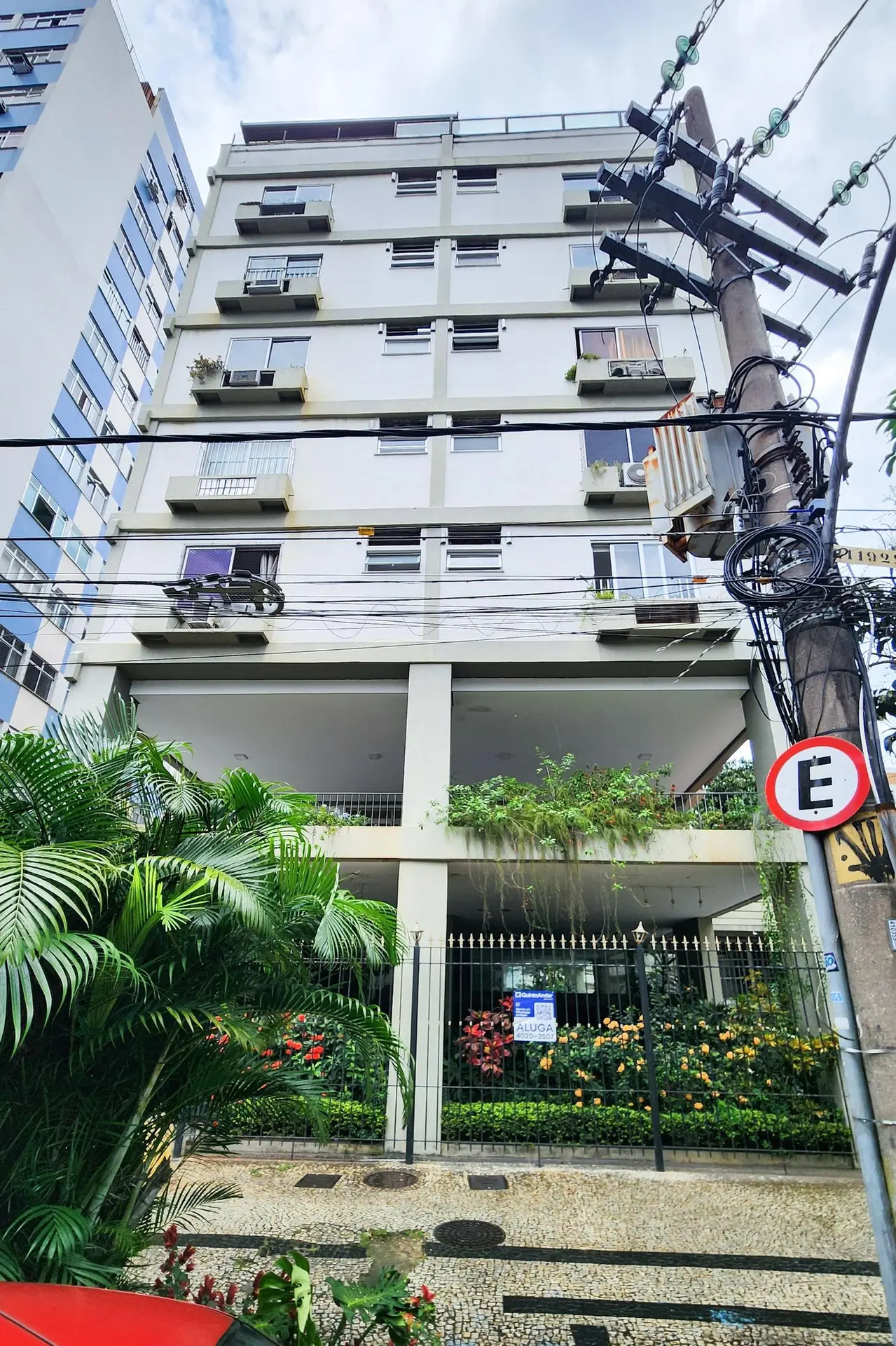 2-bedroom apartment in a building with a pool — photo 56