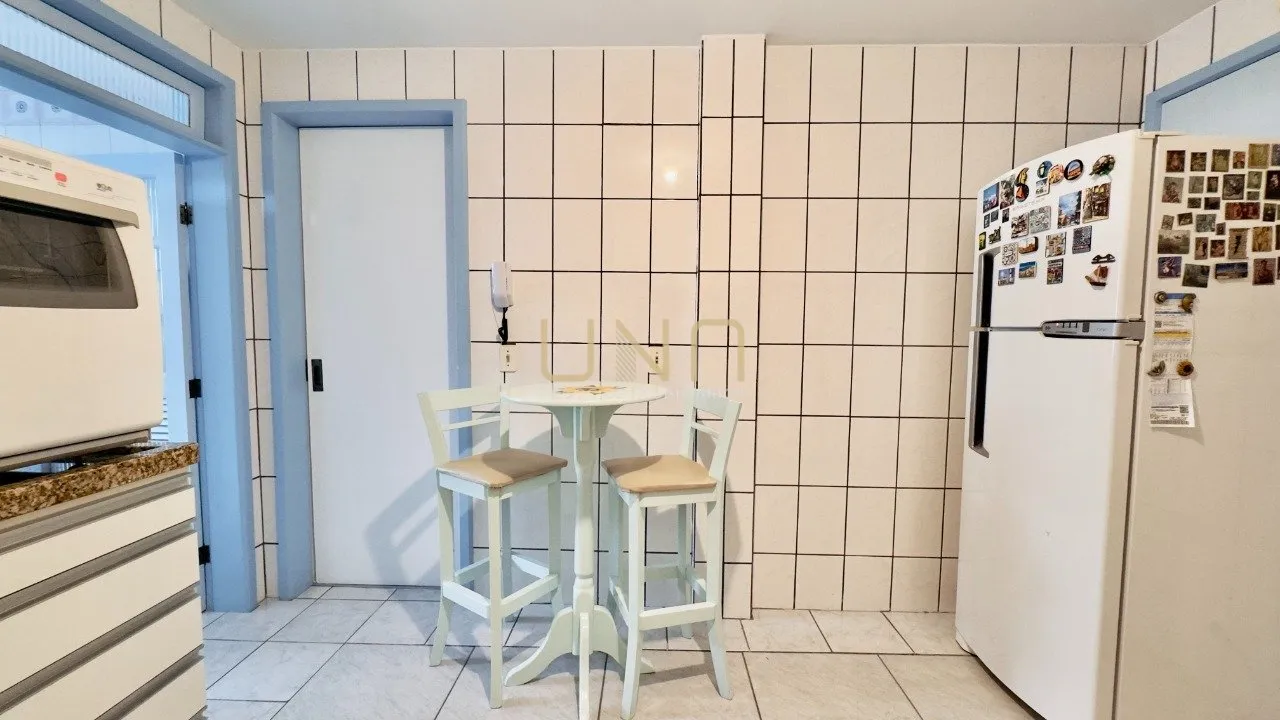 Vestidor y 2 dormitorios: departamento de 77 m² — photo 15