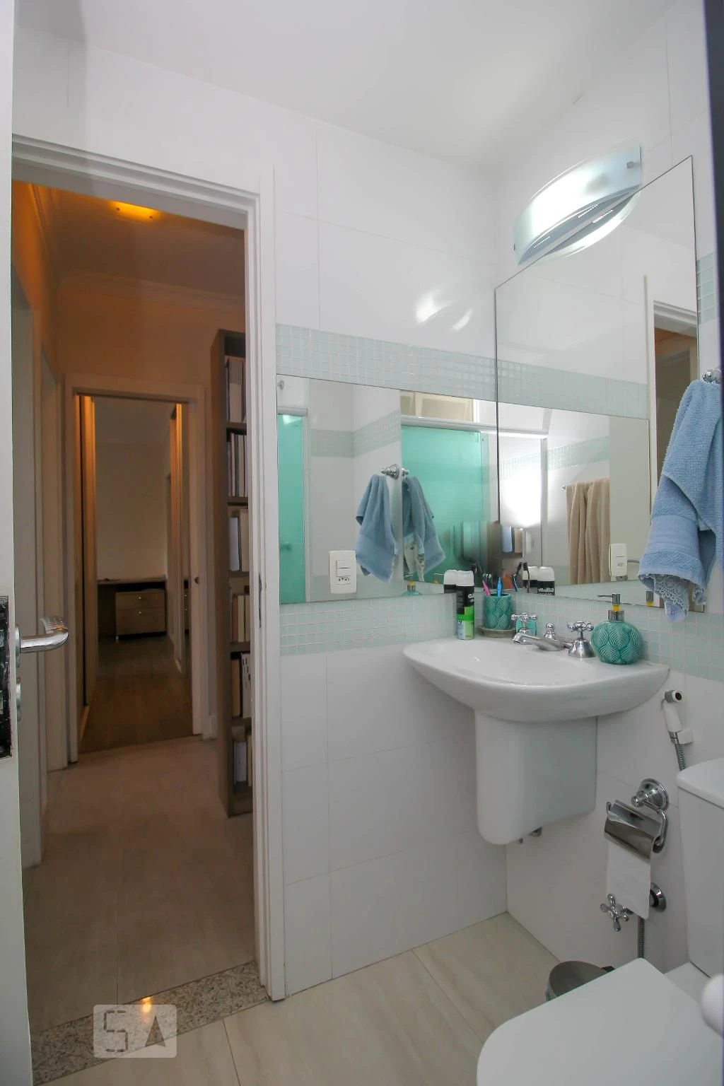 3-bedroom apartment with a glass-enclosed balcony — photo 9