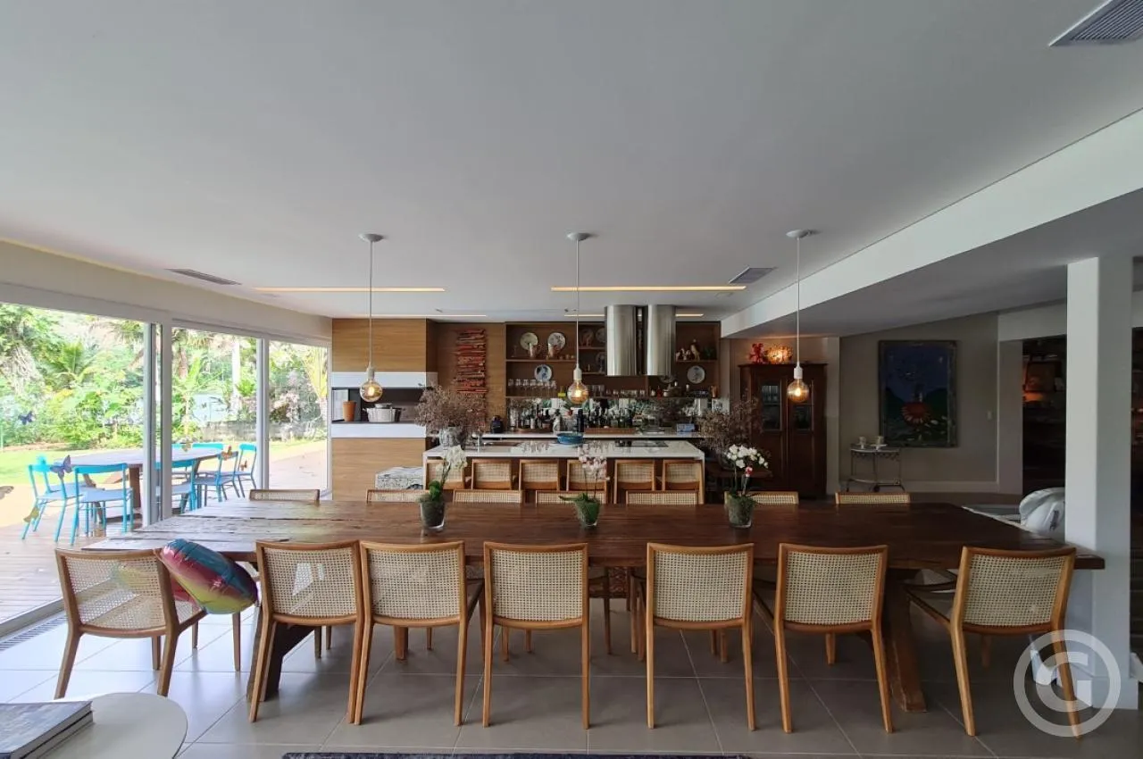 Casa com 550 m² e 4 quartos com cozinha integrada — photo 2
