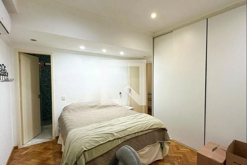 4-bedroom apartment with a home office — photo 24