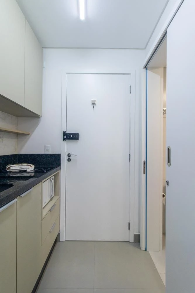 Студия 20 м² со стиральной машиной и панорамными окнами — photo 10