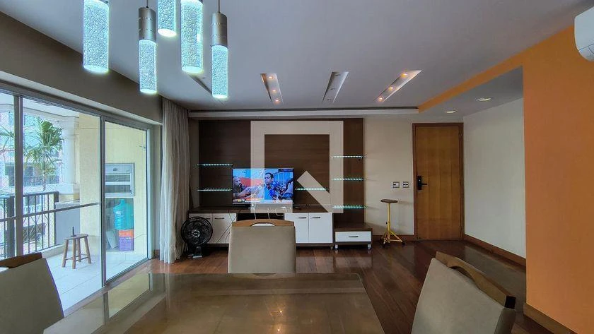 3-bedroom apartment in a building with a gym — photo 11