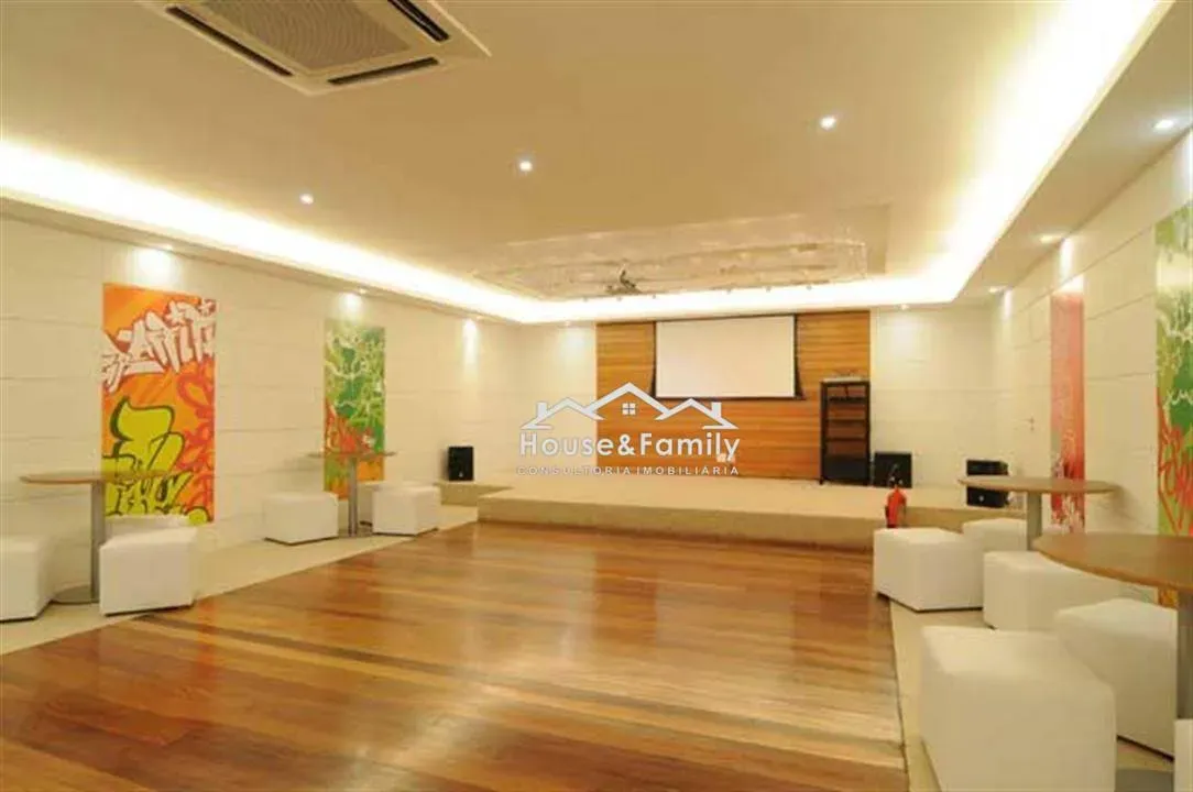 Furnished apartment with 4 bedrooms and 5 bathrooms — photo 49