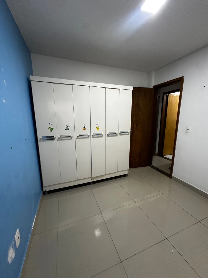 Unfurnished 2-bedroom apartment with laundry area — photo 7