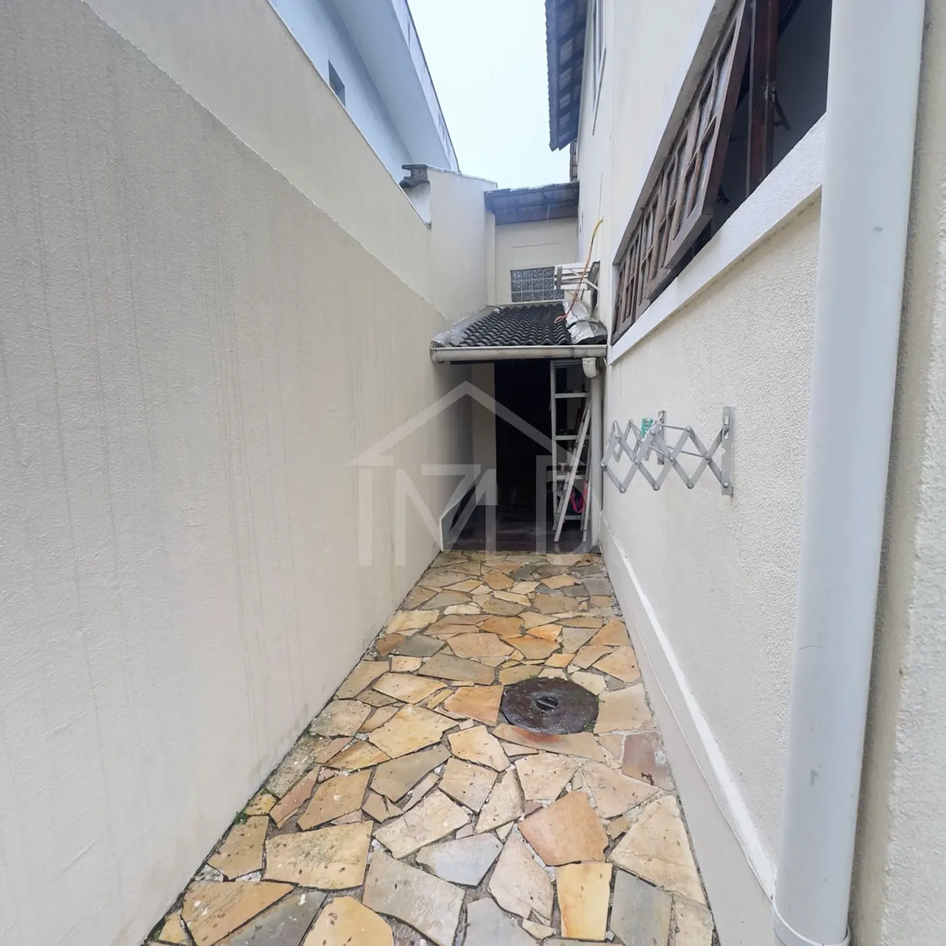 Furnished house, 250 m², with a walk-in closet — photo 23