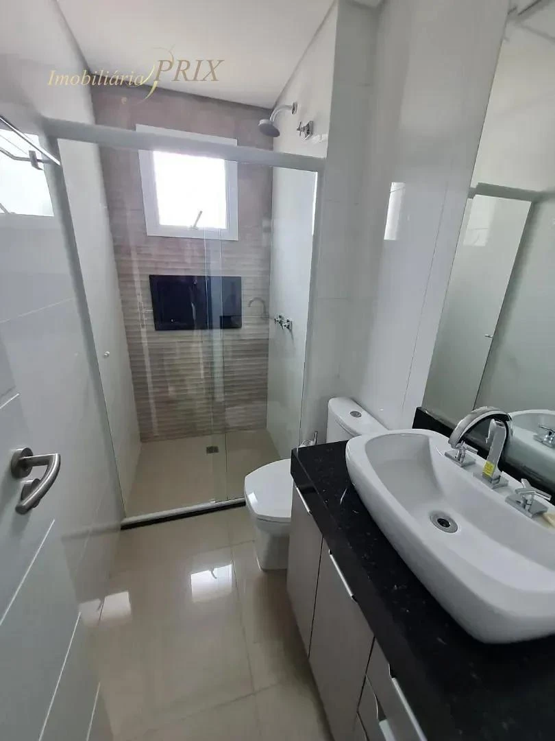 Glass-enclosed balcony in a 2-bedroom apartment, 76 m² — photo 18