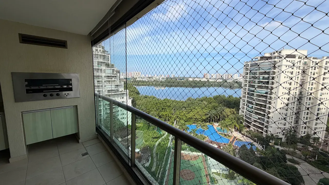157 m² apartment with 4 bedrooms, 3 baths, balcony — photo 13