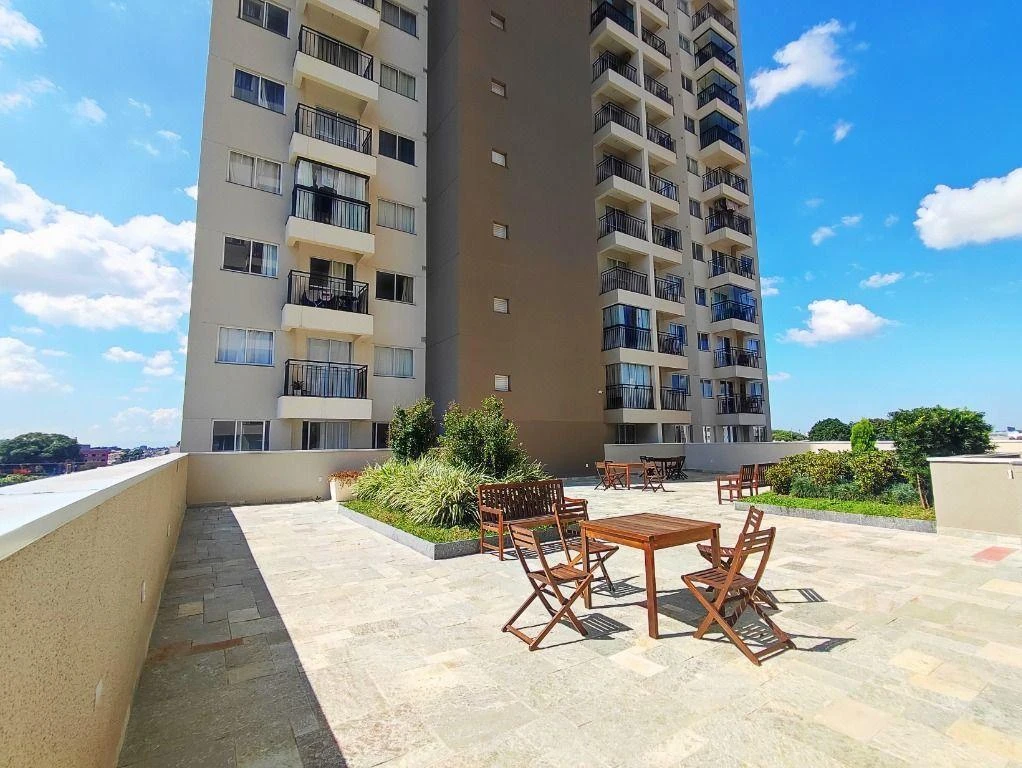 2-bedroom apartment with wood or laminate floors in Curitiba — photo 40