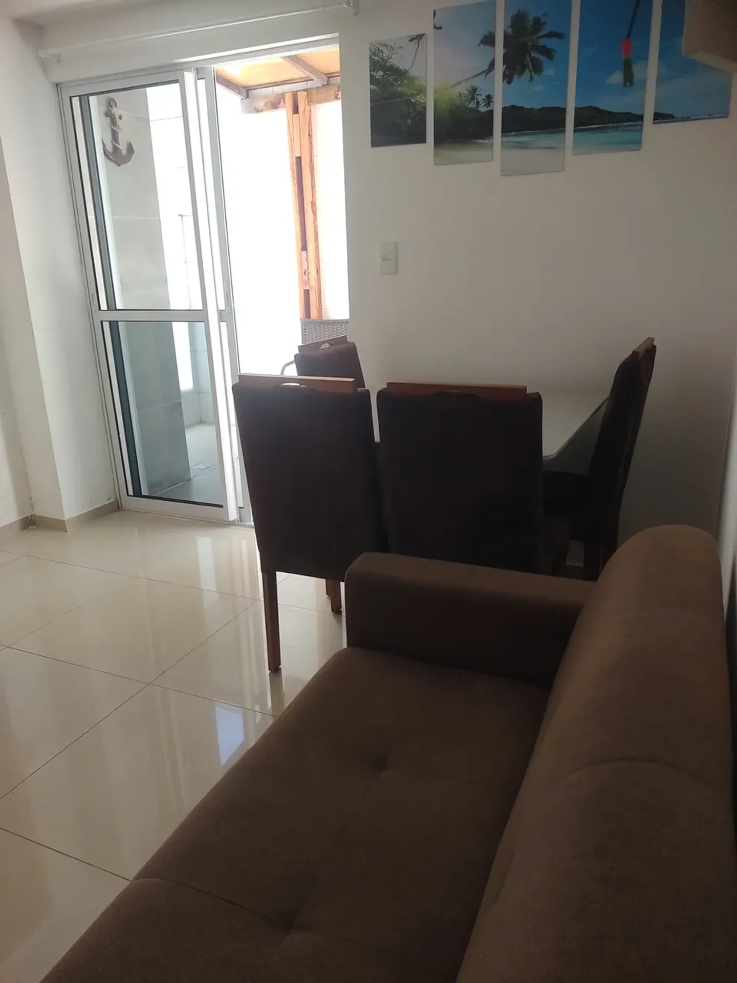 Apartamento de 1 quarto com cozinha aberta e 31 m²