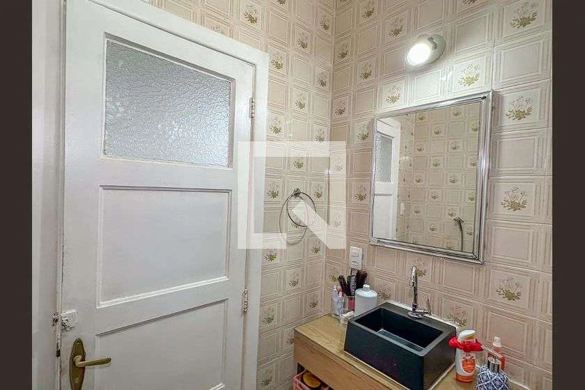 Furnished 86 m² apartment with 2 bedrooms and balcony — photo 6