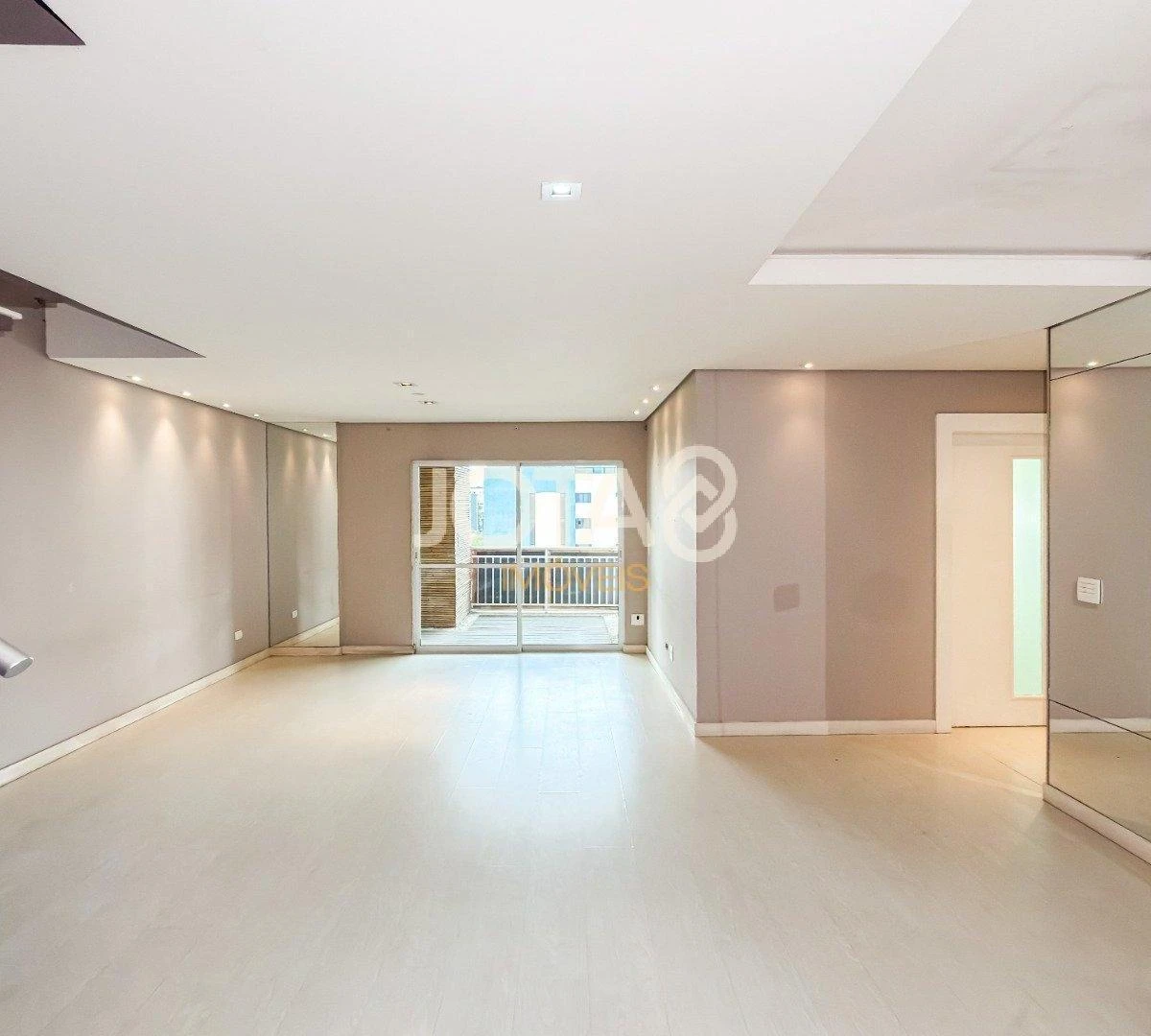Apartment, 213 m², with a bathtub — photo 13