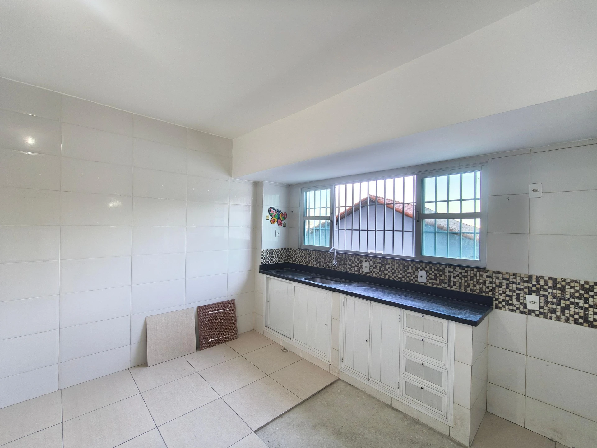 Condo house with 3 bedrooms and a balcony — photo 30