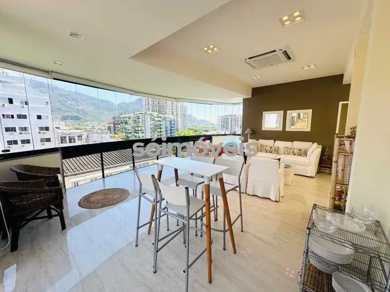 Furnished apartment, 207 m², with floor-to-ceiling windows — photo 5