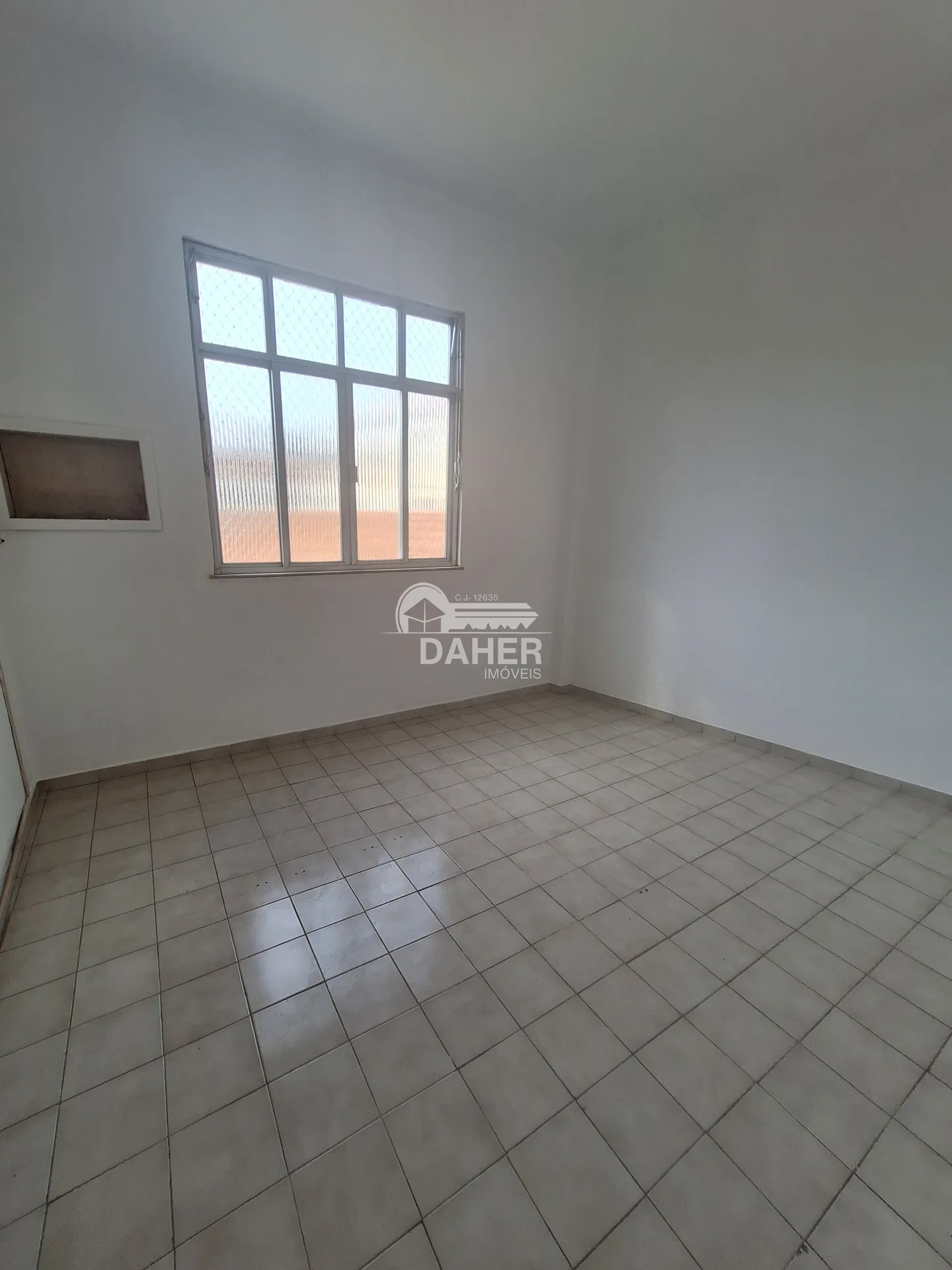 Apartamento de 2 quartos com banheiro de ducha elétrica — photo 10