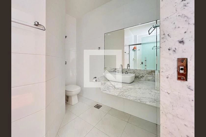 Unfurnished 3-bedroom apartment with gas kitchen — photo 15
