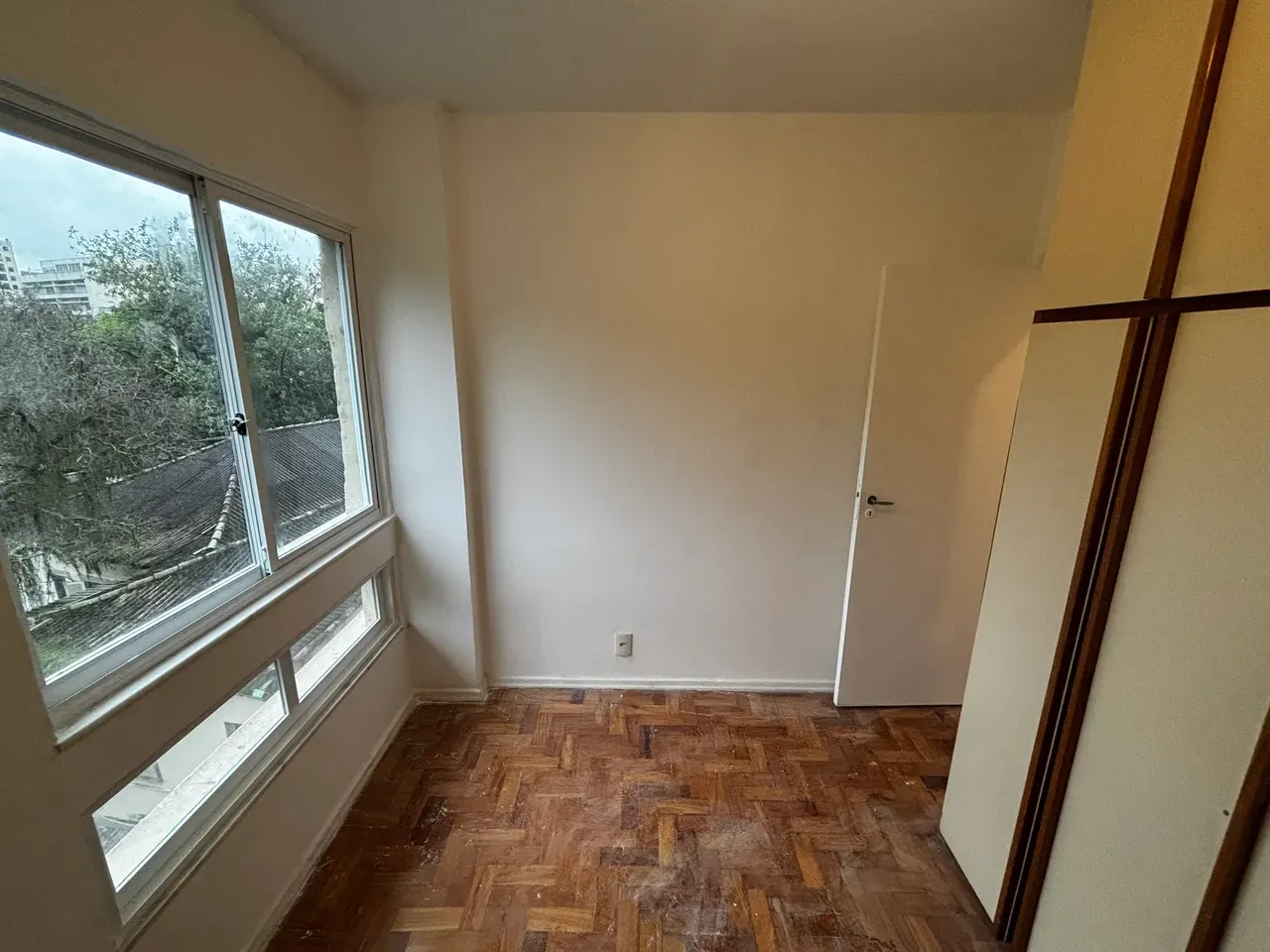 Mountain view in a 2-bedroom apartment, 60 m² — photo 17