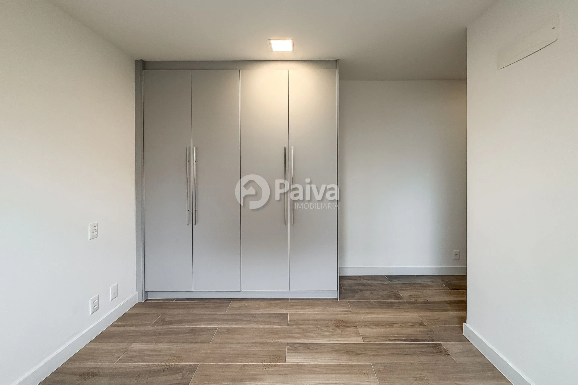 3-bedroom apartment with a grill on the balcony — photo 10