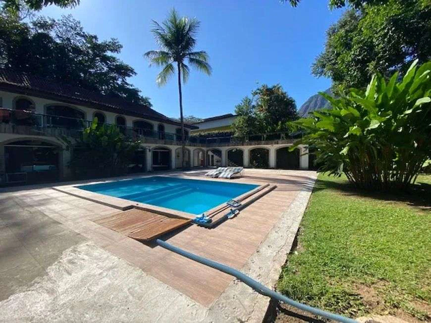 Casa de 6 quartos com 5 suítes e 8 banheiros — photo 11