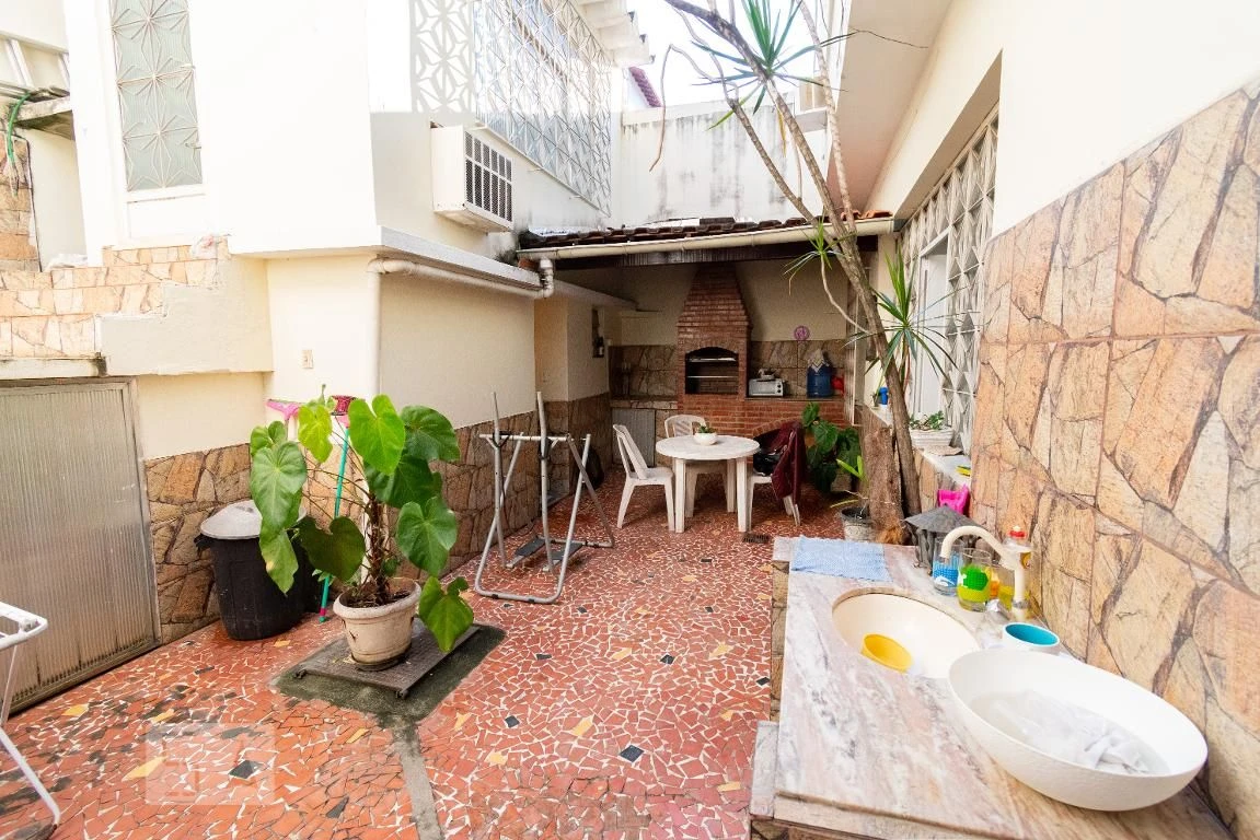 Furnished 4-bedroom house with private garden — photo 16