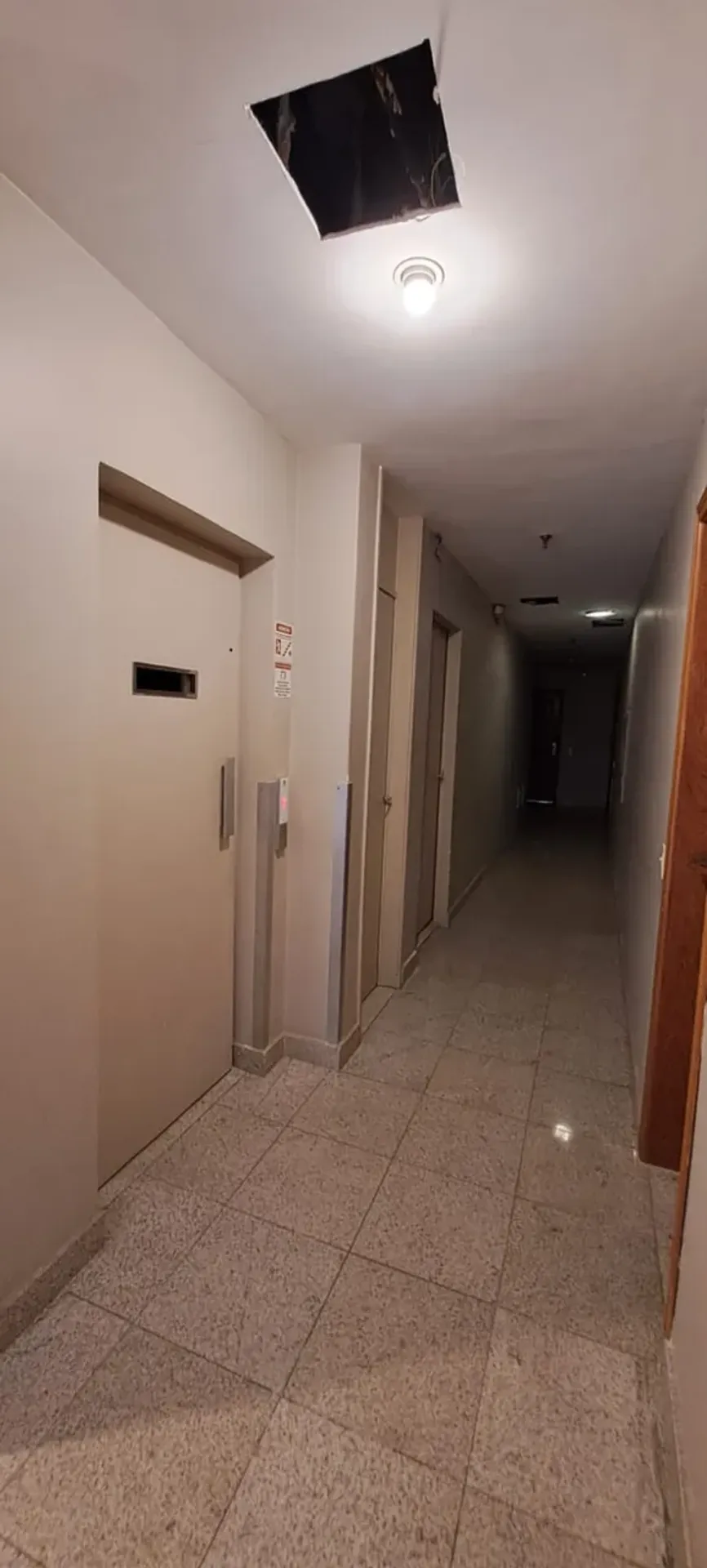 Wood or laminate floors in a 2-bedroom apartment, 88 m² — photo 18