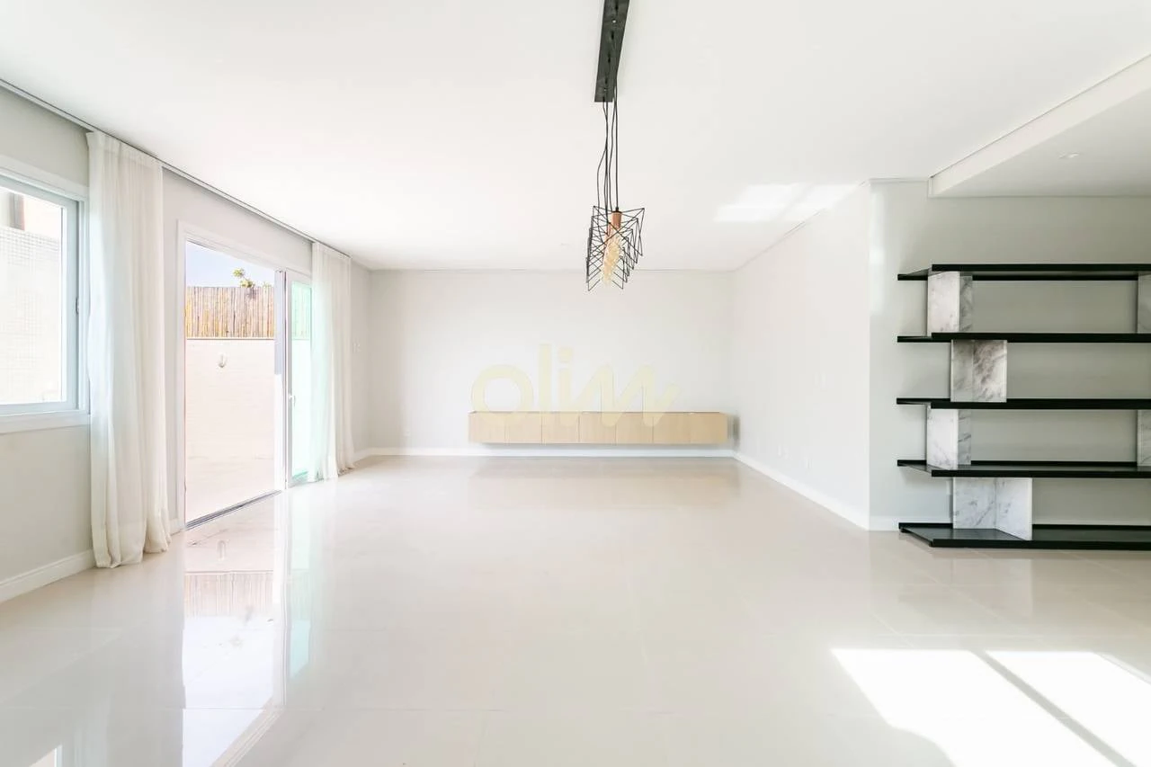 Пентхаус с плоской крышей 260 м² и 3 сьютa — photo 3