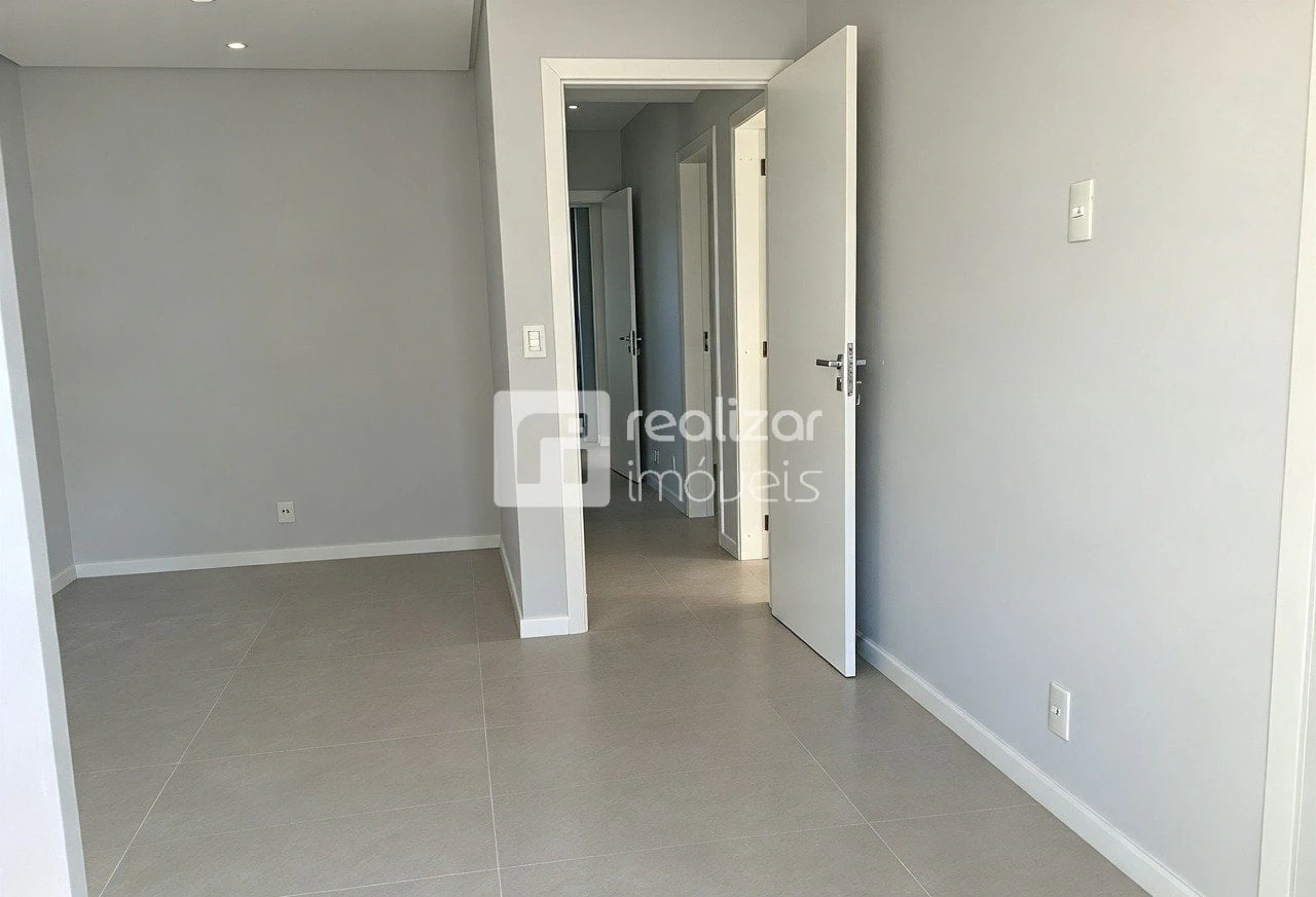3-bedroom apartment with a private pool in Florianópolis — photo 17