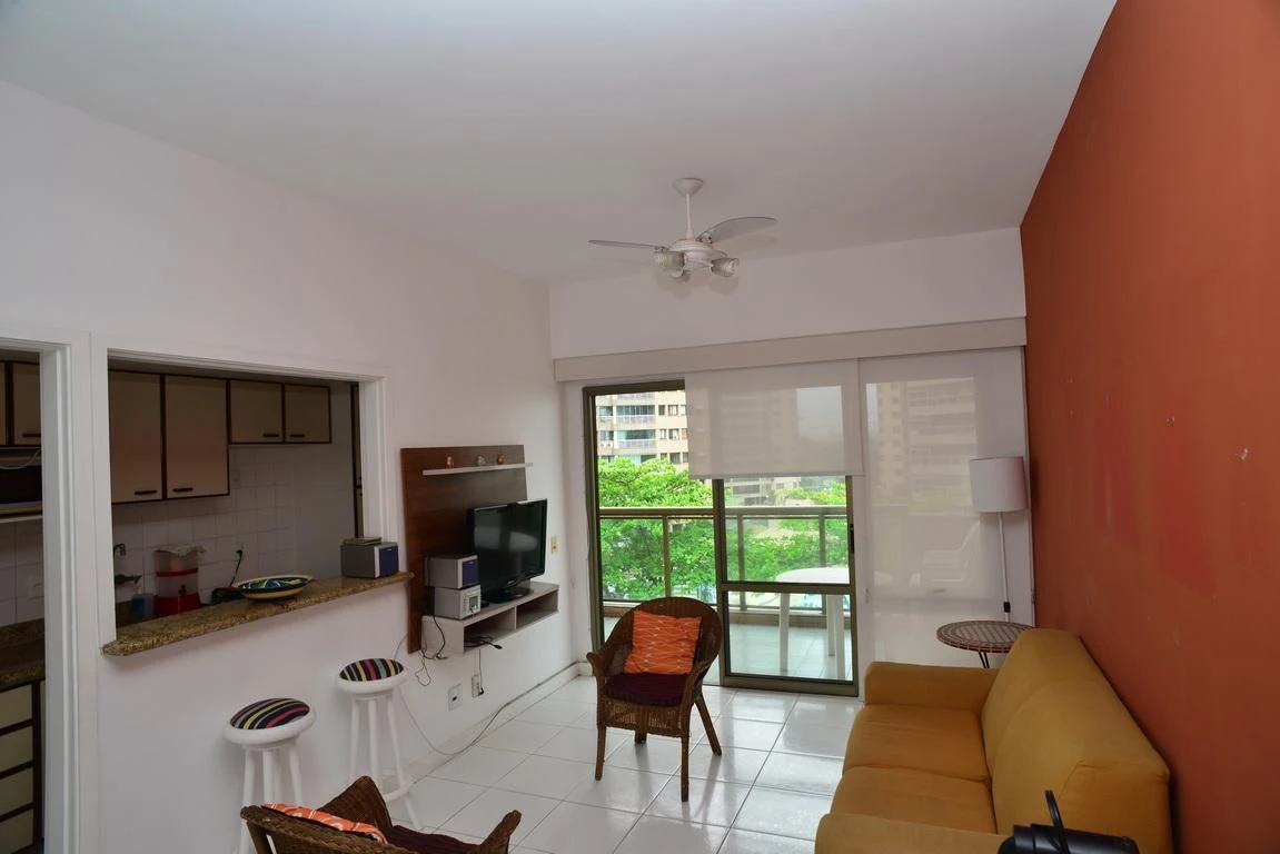 Furnished apartment, 66 m², with floor-to-ceiling windows — photo 7