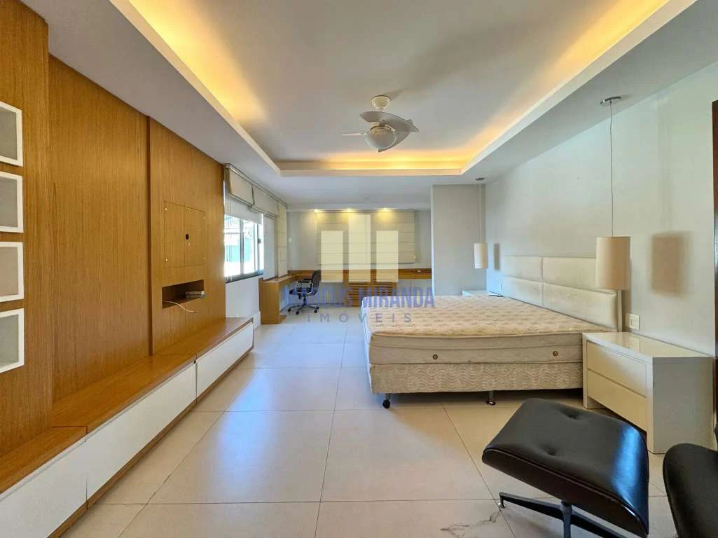 House with 5 bedrooms and 834 m², 6 parking and 9 baths — photo 12