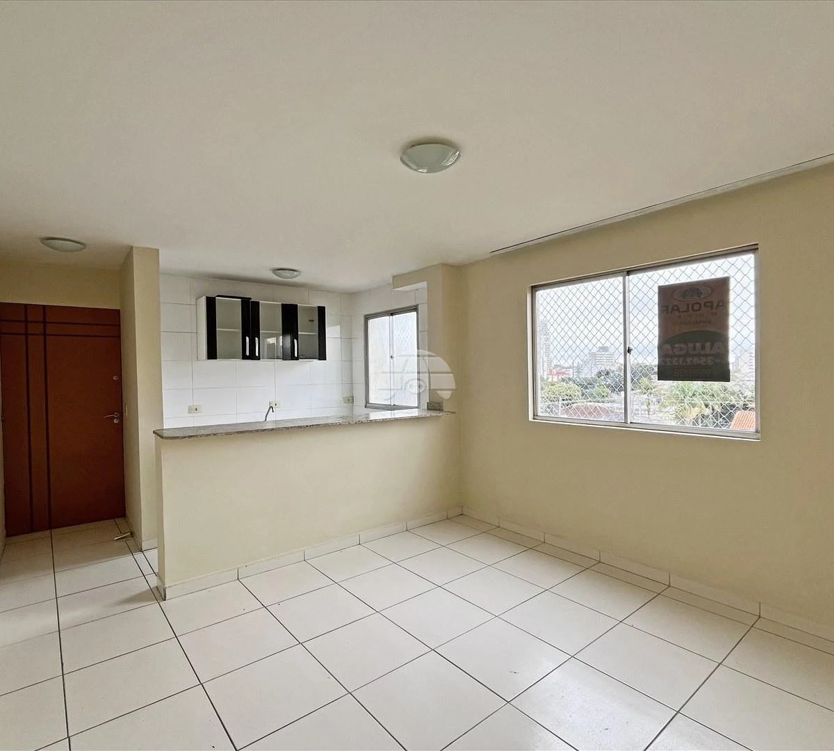 One-bedroom apartment with a washing machine — photo 4
