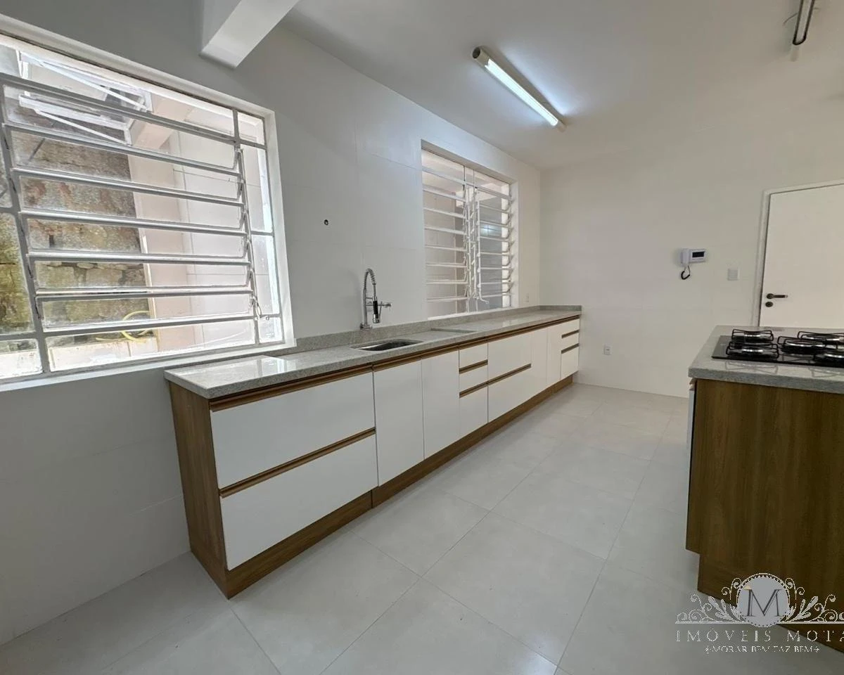 Casa de 273 m² con balcón gourmet y espacio de home office — photo 15