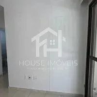 2-bedroom apartment in a building with a tennis court — photo 28