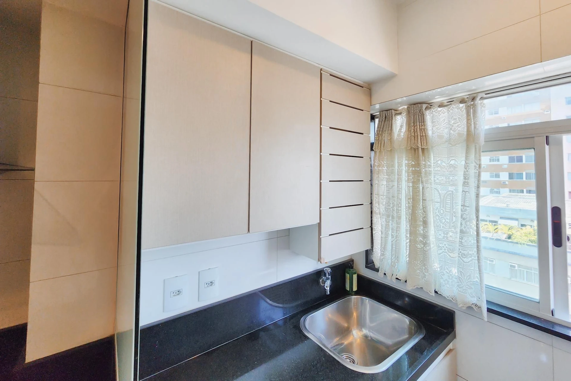 3-bedroom apartment with an ensuite suite and 2 parking — photo 17