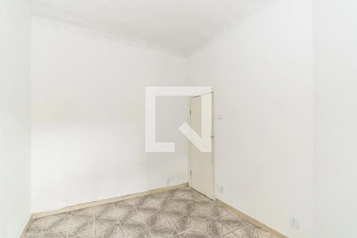 Rental apartment with 2 bedrooms and a balcony