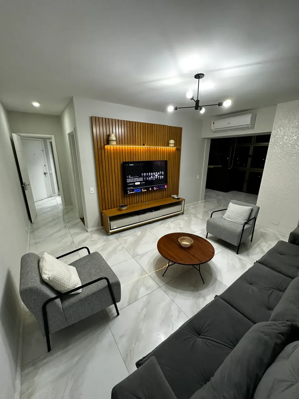 Furnished apartment with 2 bedrooms and 2 parking spaces — photo 18
