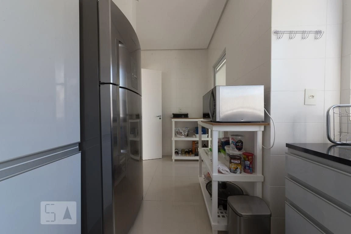 Glass-enclosed balcony in a 2-bedroom apartment, 189 m² — photo 43