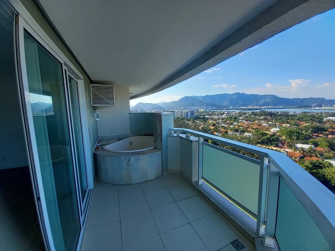4-bedroom apartment with a jacuzzi — photo 13
