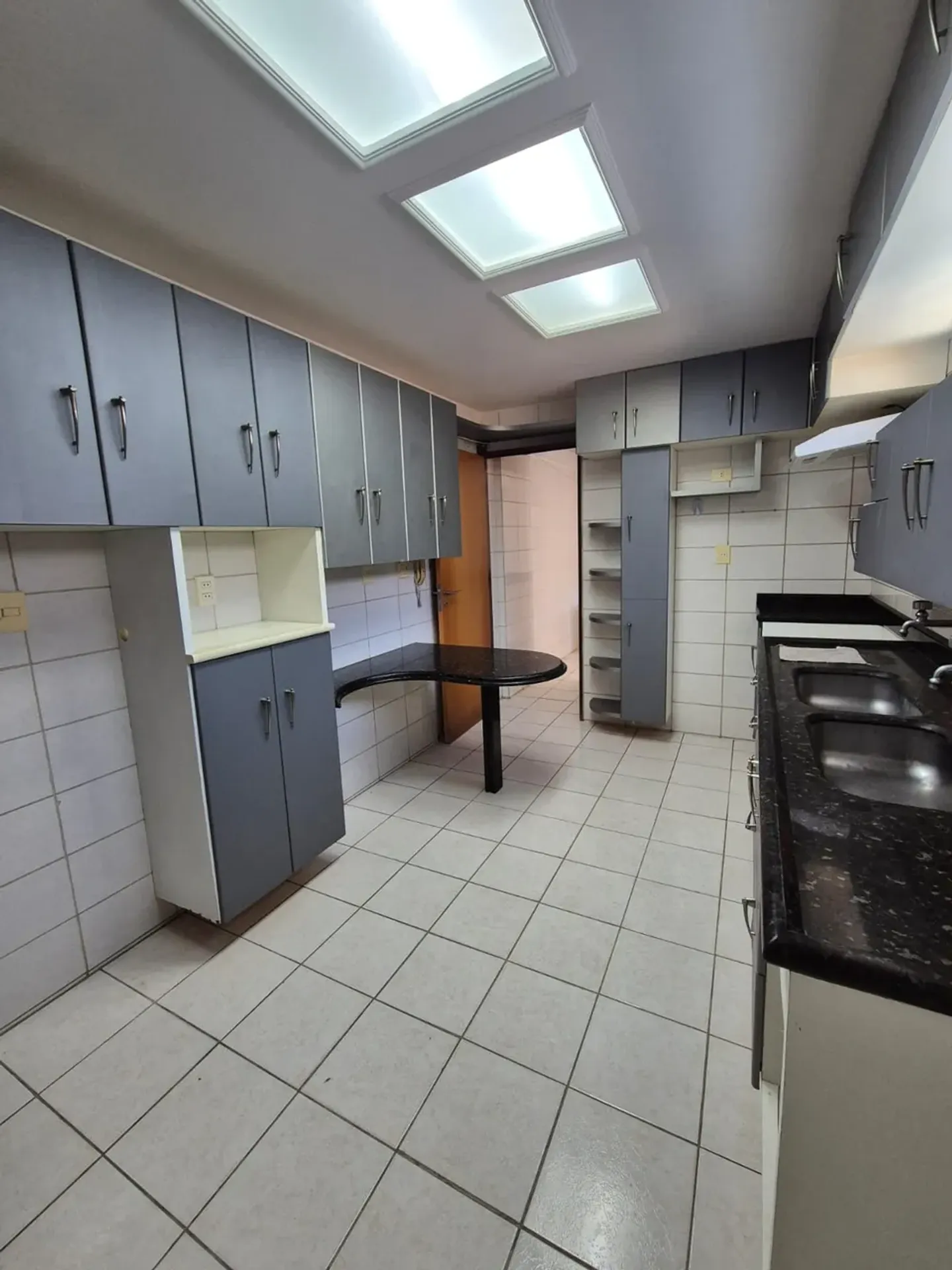 Квартира з 4 кімнатами на 131 м² і вбудованими шафами
