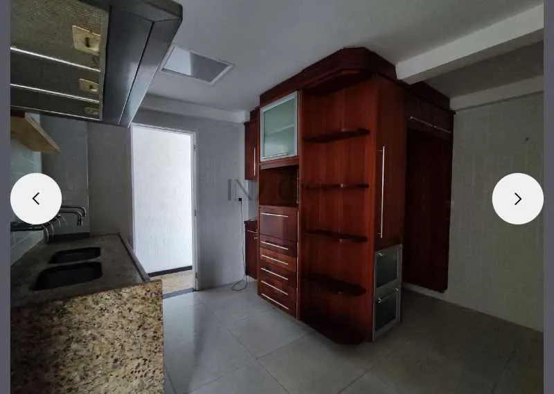 Unfurnished 3-bedroom apartment with 250 m² — photo 17