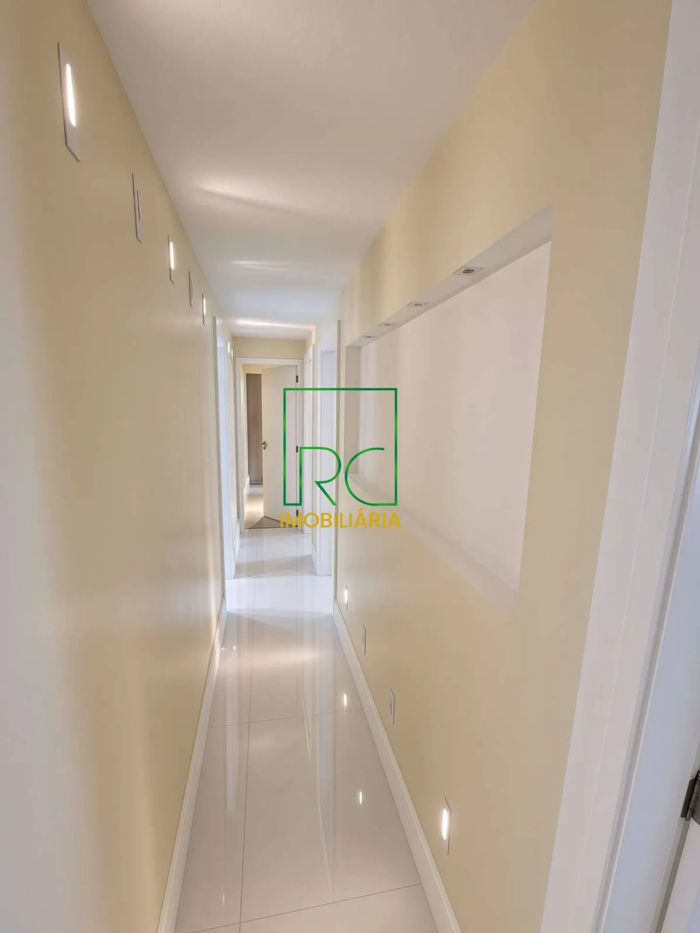 Apartamento de 300 m² com banheira e vista para a água — photo 30