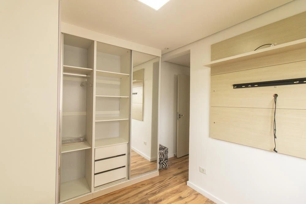 Apartment with 2 bedrooms, 1 en-suite and an open kitchen — photo 20