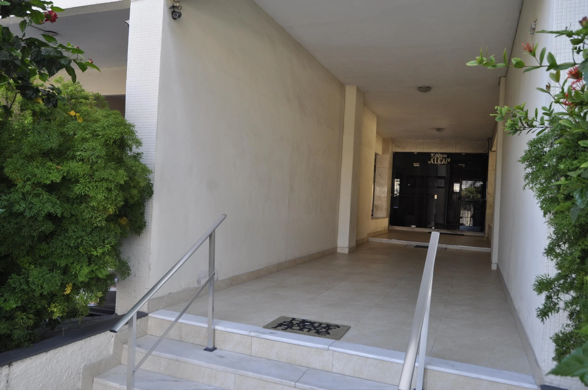 Rental apartment with 2 bedrooms and 1 parking spot — photo 39