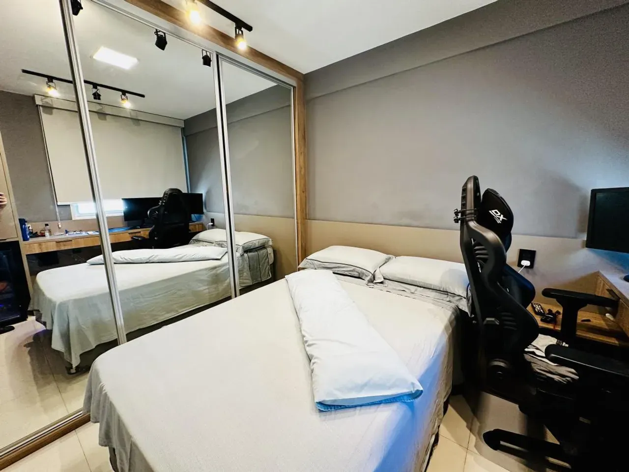 Furnished apartment, 198 m², with floor-to-ceiling windows — photo 21