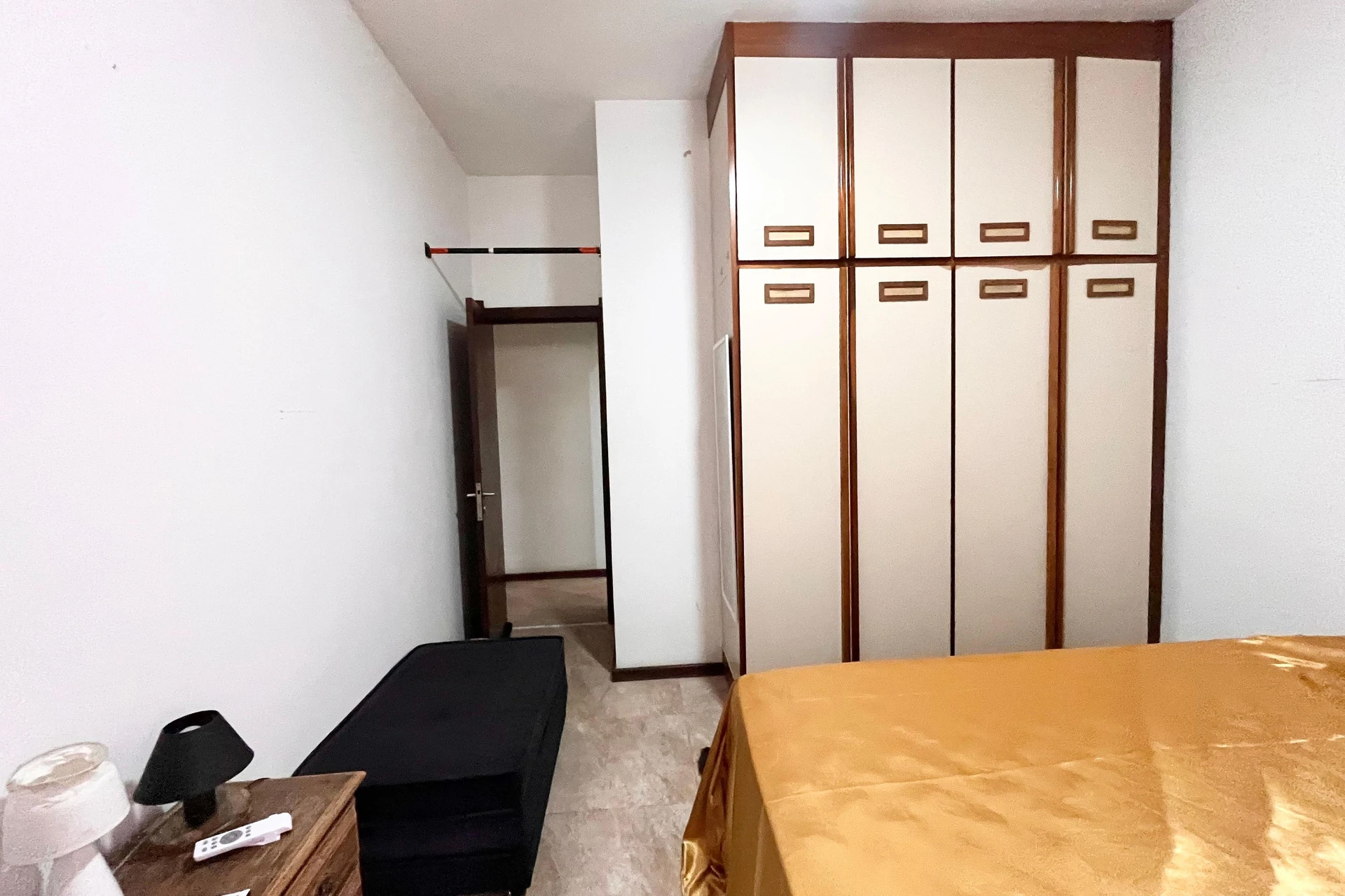 2-bedroom apartment with 1 bathroom and a balcony — photo 8