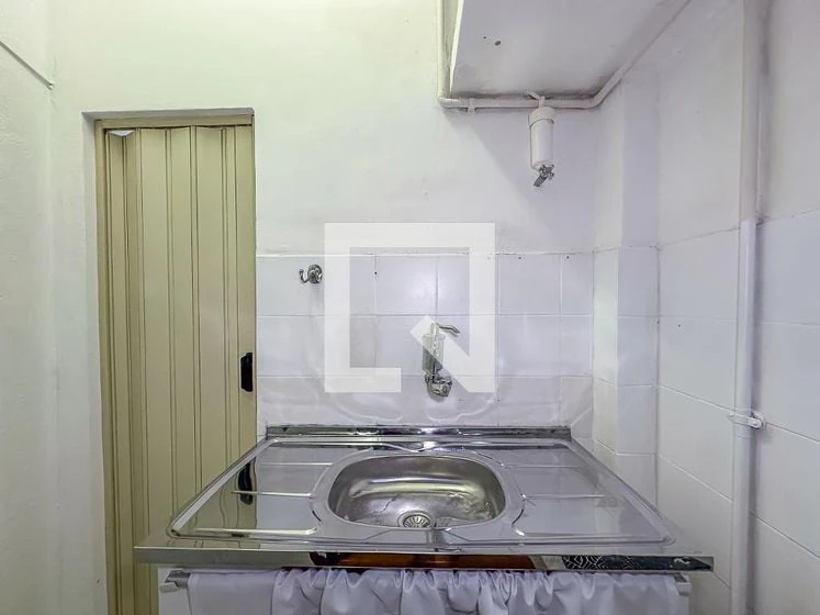 Деревянный пол или ламинат и 1 спальня: квартира 31 м² — photo 12