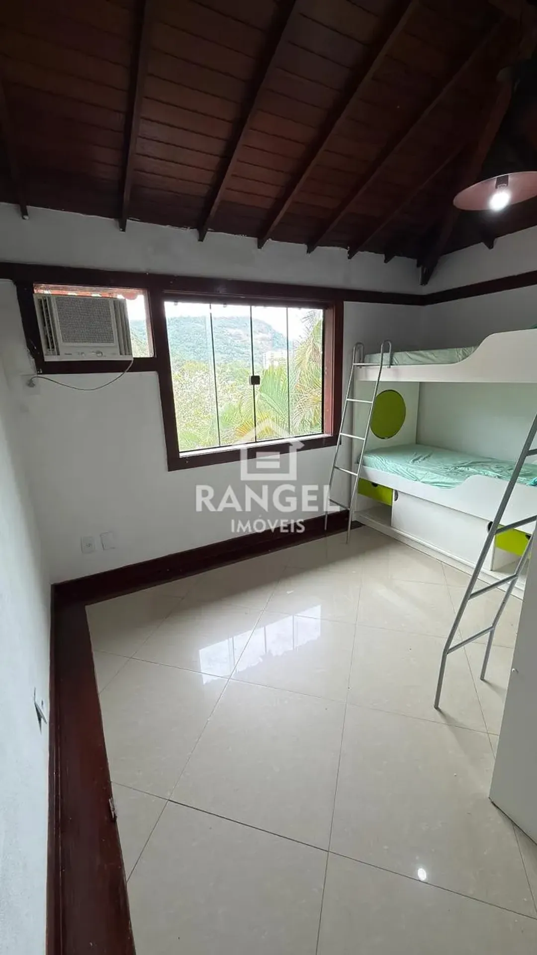 Casa mobiliada em condomínio com 4 quartos e 5 banheiros — photo 27