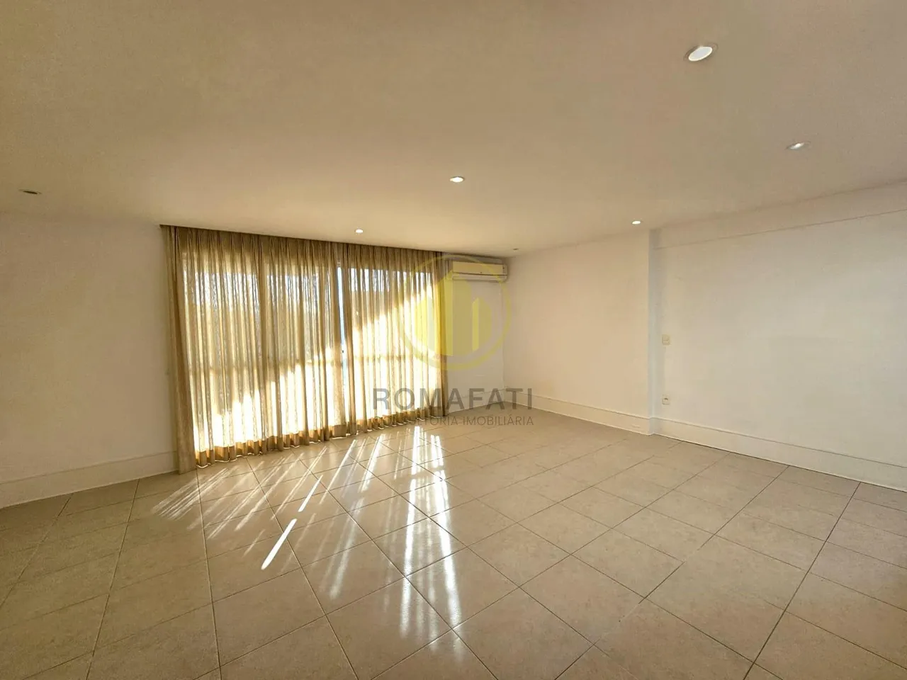 Apartamento sem mobília com 3 quartos e 4 banheiros — photo 12